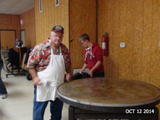 2014-10-12 Wes_and_Kyle_and_griddle
