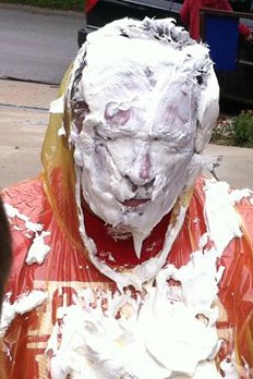 2014-06-11 Pastor_Bob_Wynn_pie_face