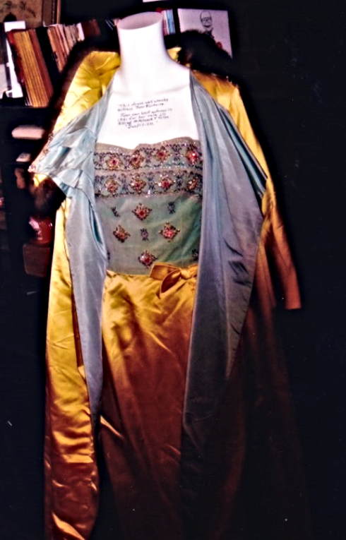 2018 05 16 JOAN FONTAINE evening gown
