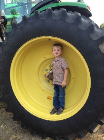 2012-08-15 BIG_tire_1