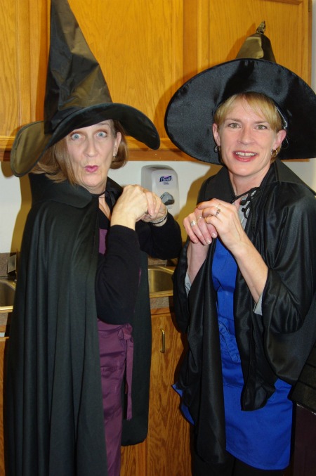 2012-03 _MAHONEY_THEATER_KITCHEN_WITCHES